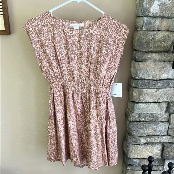 Reddish brown leopard Patterned Sleeveless Dress with cutout detail on back - Picture 1 of 7